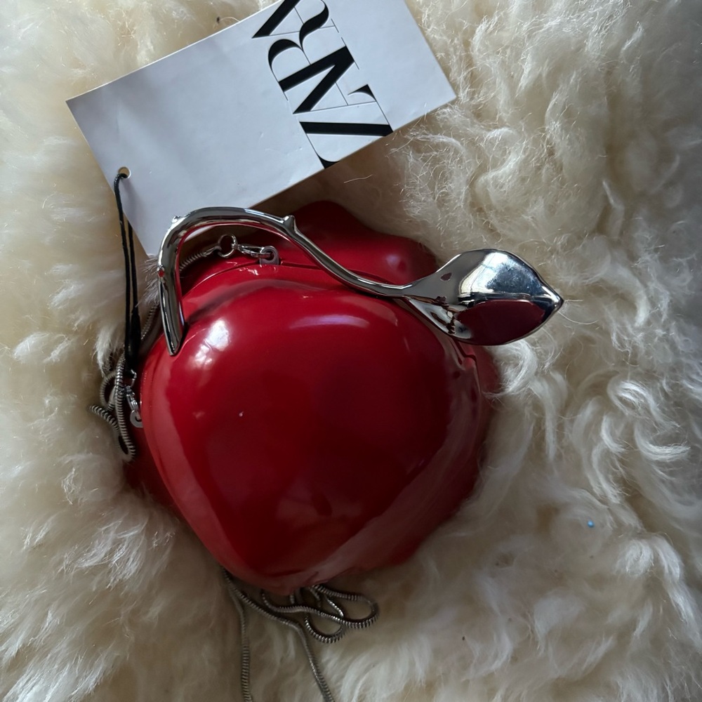 Zara Red Rose-Shaped Women's purse - Picture 10 of 10